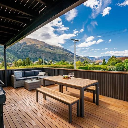 Views On Parry - Lake Hawea Holiday Home 外观 照片