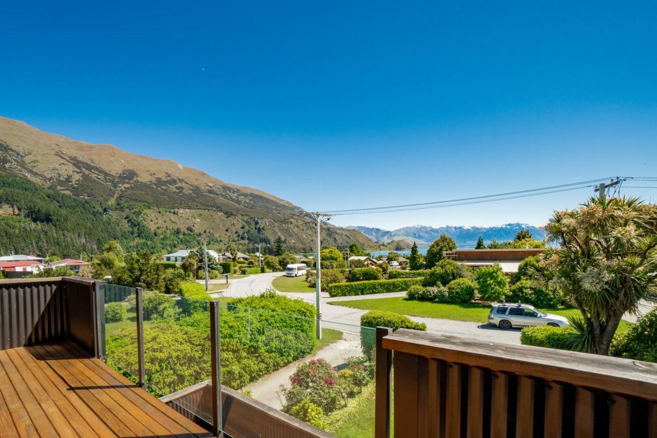 Views On Parry - Lake Hawea Holiday Home 外观 照片