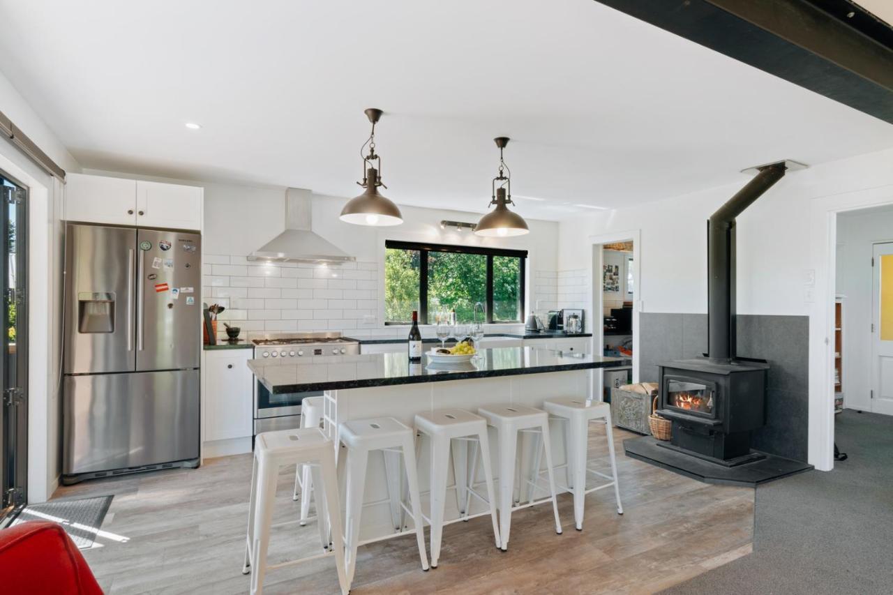 Views On Parry - Lake Hawea Holiday Home 外观 照片