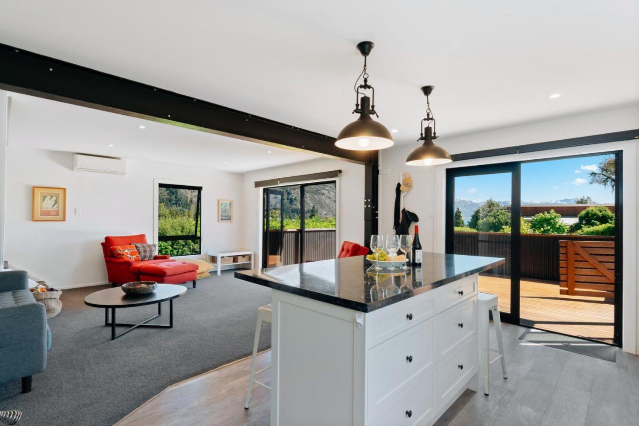 Views On Parry - Lake Hawea Holiday Home 外观 照片
