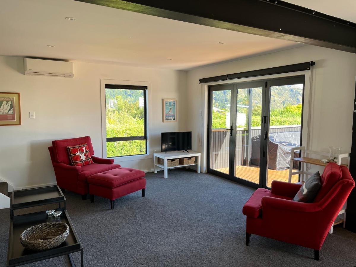 Views On Parry - Lake Hawea Holiday Home 外观 照片